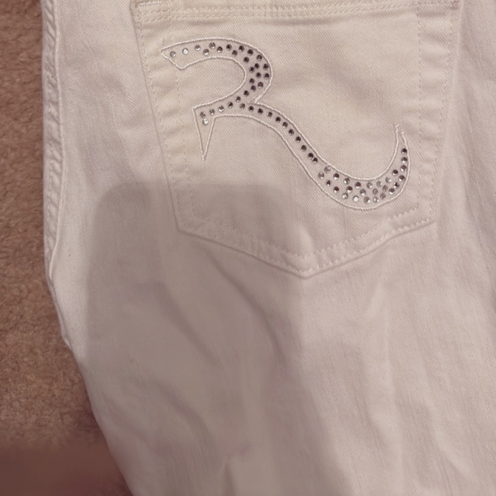 Rock & Republic NEW Stretch Cream Slight Flare Jeans
CASSANDRA white sz 0 NEW